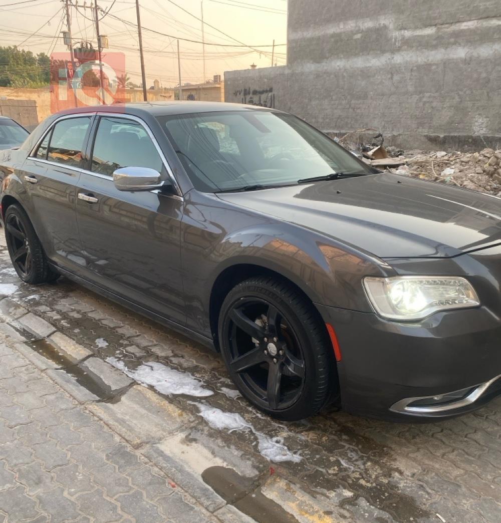 کرایسلەر 300